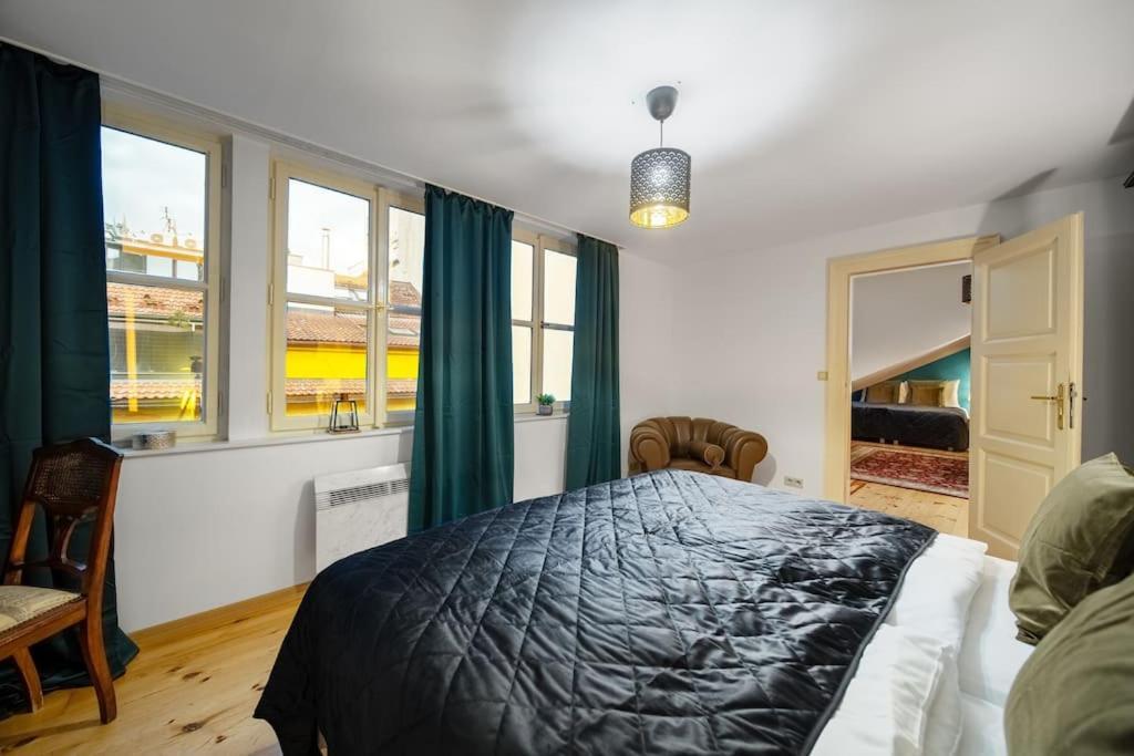 Charming Historic Duplex-prague1 *